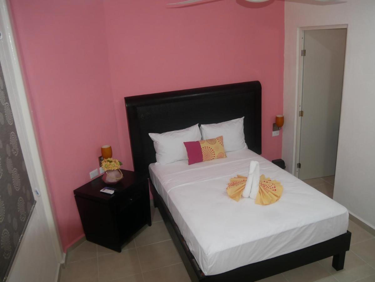 Hotel Real San Juan Suites Merida Bagian luar foto